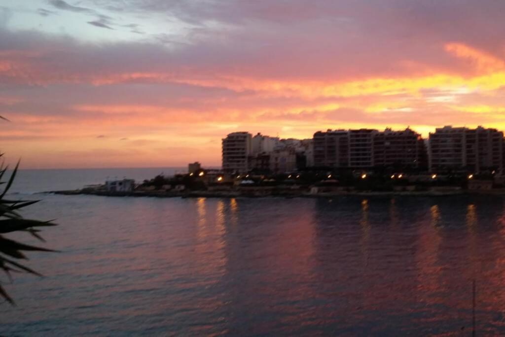 St Julians' Sea Front, Spectacular View, Apartment Saint Julian's Bagian luar foto